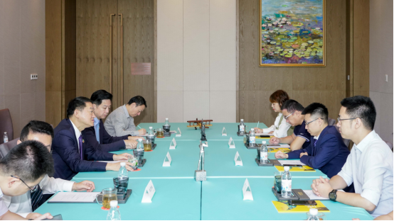 省尊龙凯时集团党委书记、董事长任丁与腾讯“王者荣耀”CTO邓君、腾讯大成网总裁郑亮座谈交流