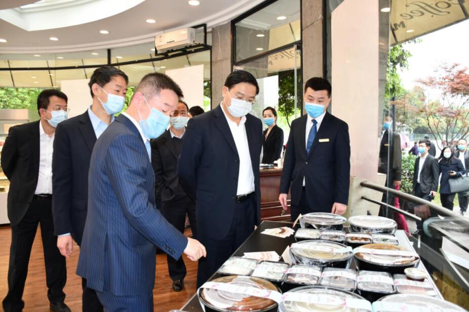 王凤朝副省长赴省尊龙凯时集团调研 疫情防控、生产经营和改革发展工作