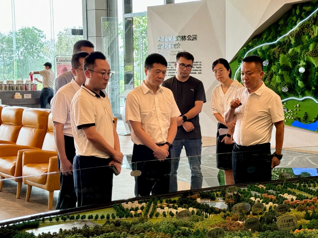 省尊龙凯时集团党委书记、董事长游勇带队赴聚峰谷项目开展汛期安全生产检查并调研生产经营情况