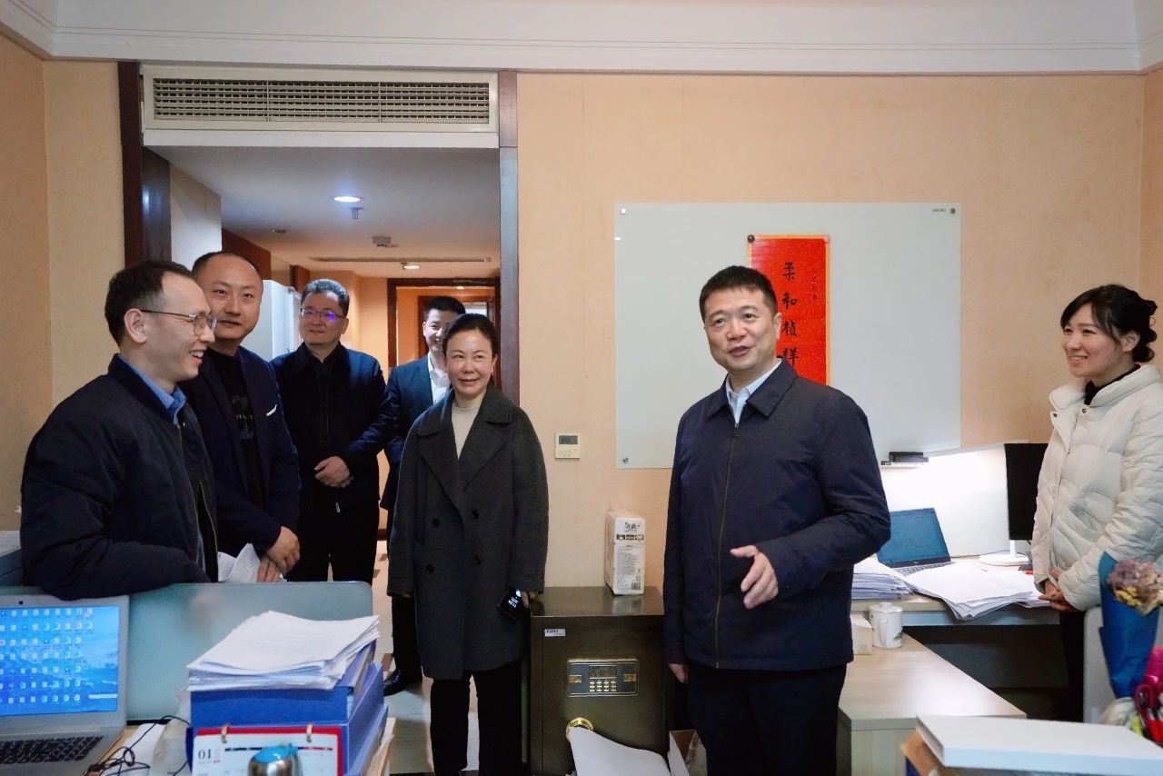 温暖启航，共赴新篇！—— 省尊龙凯时集团领导走访慰问干部职工